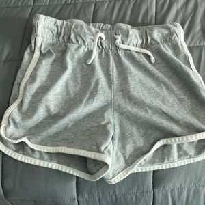 Set of 2 pairs of shorts